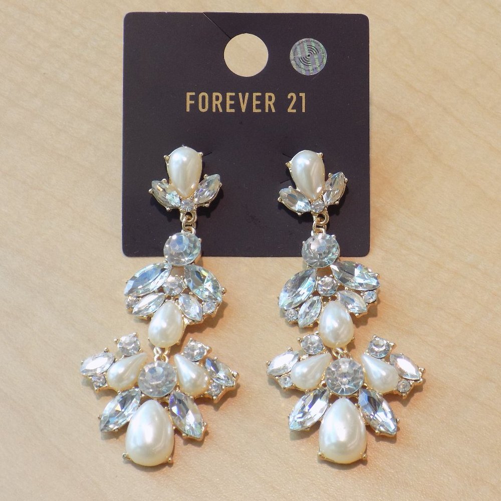 Forever21 Peal, Crystals & Gold Chandelier Earrings